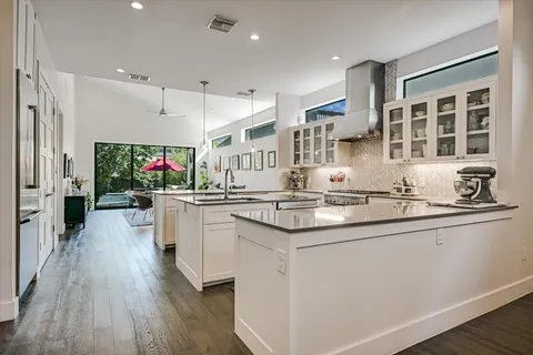 $2,200,000 | 2205 South 3rd Street, Austin, TX 78704