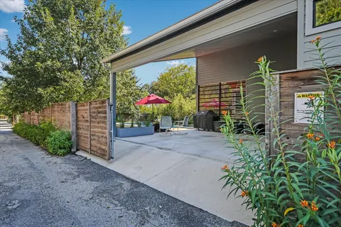 $2,200,000 | 2205 South 3rd Street, Austin, TX 78704