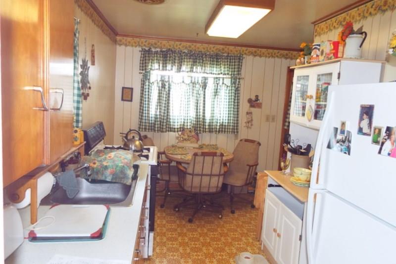 403 Mitchell Avenue Butler, PA 16001 - Photo 9 of 22 Plenty of room in this eat-in kitchen.