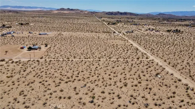 a view of a sky view