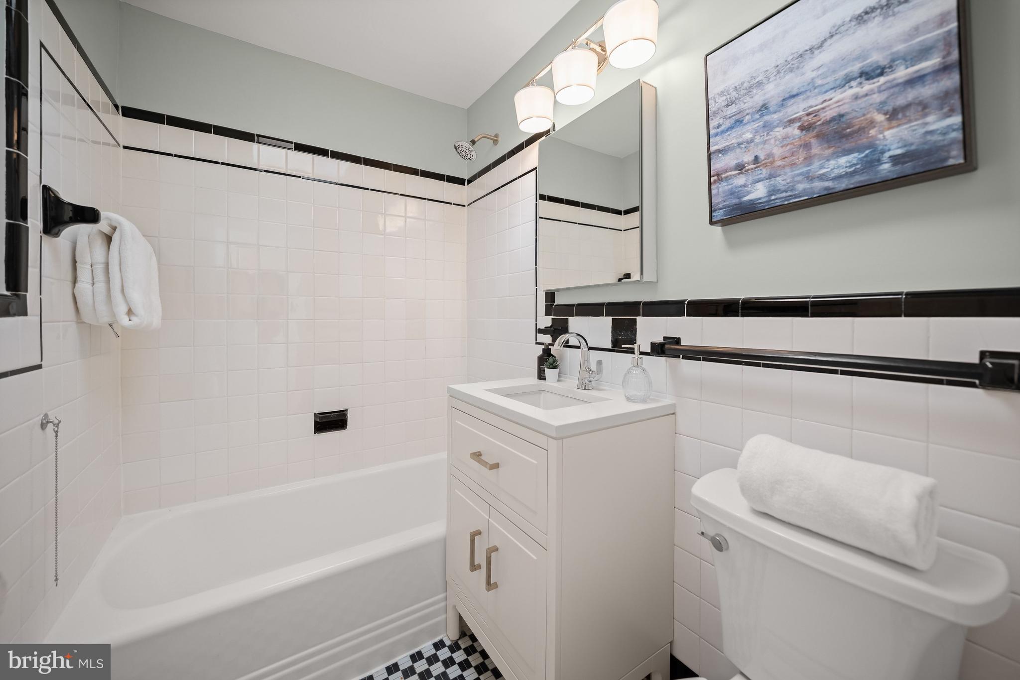 1945 39th Street Northwest Washington, DC 20007 - Photo 14 of 29 Upper level hall bath