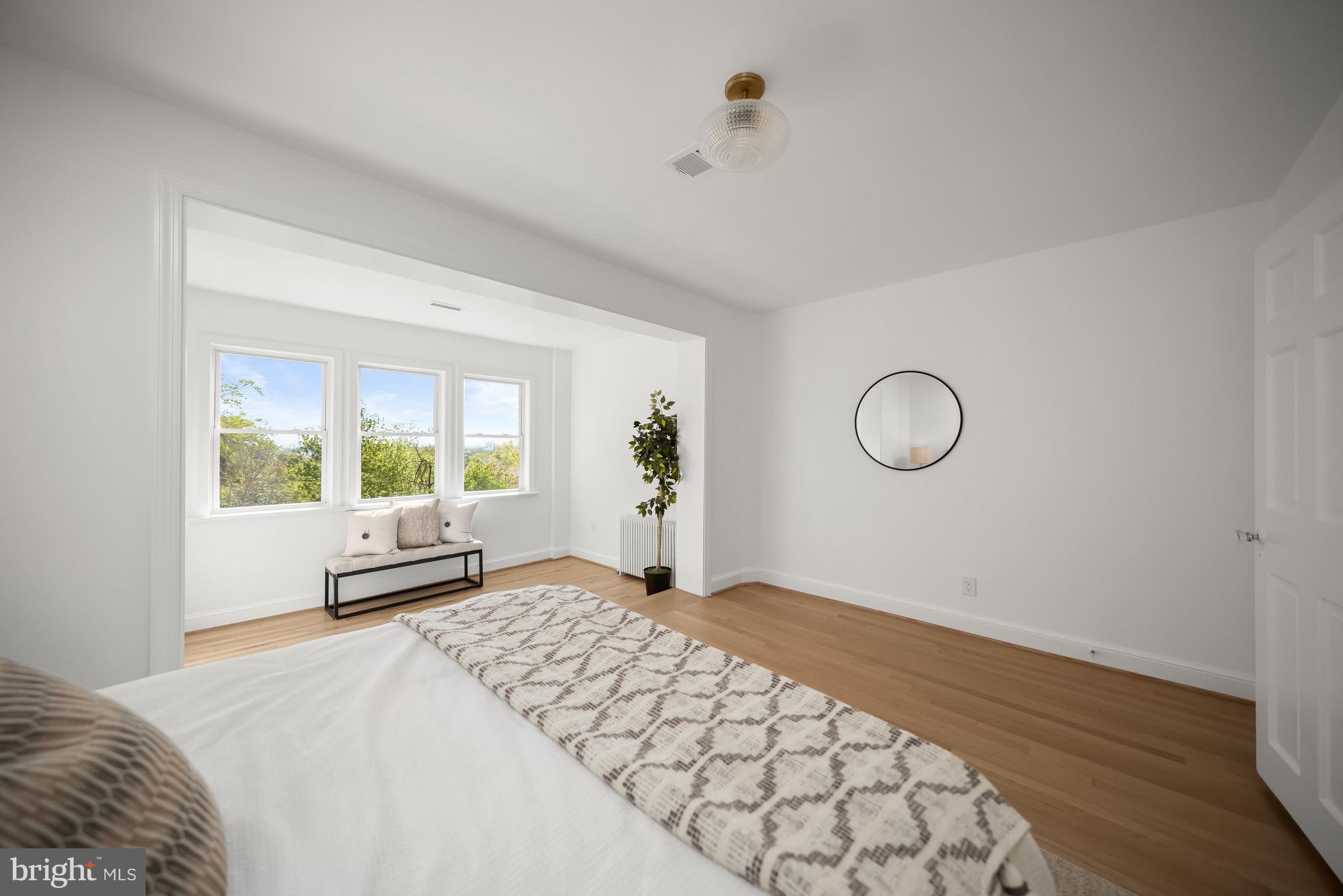 1945 39th Street Northwest Washington, DC 20007 - Photo 10 of 29