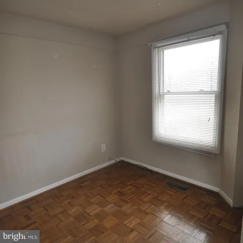 $2,700 | 2910 16th Street South, Arlington, VA 22204