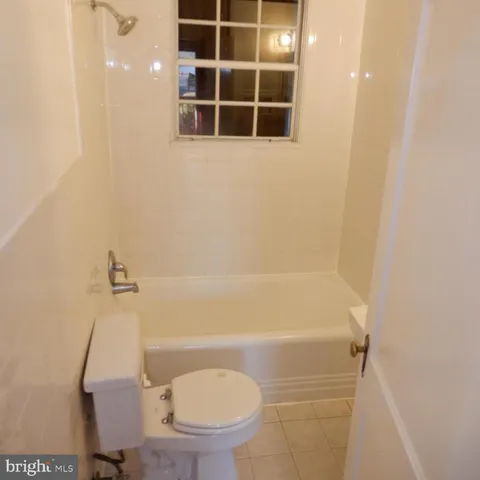 $2,700 | 2910 16th Street South, Arlington, VA 22204