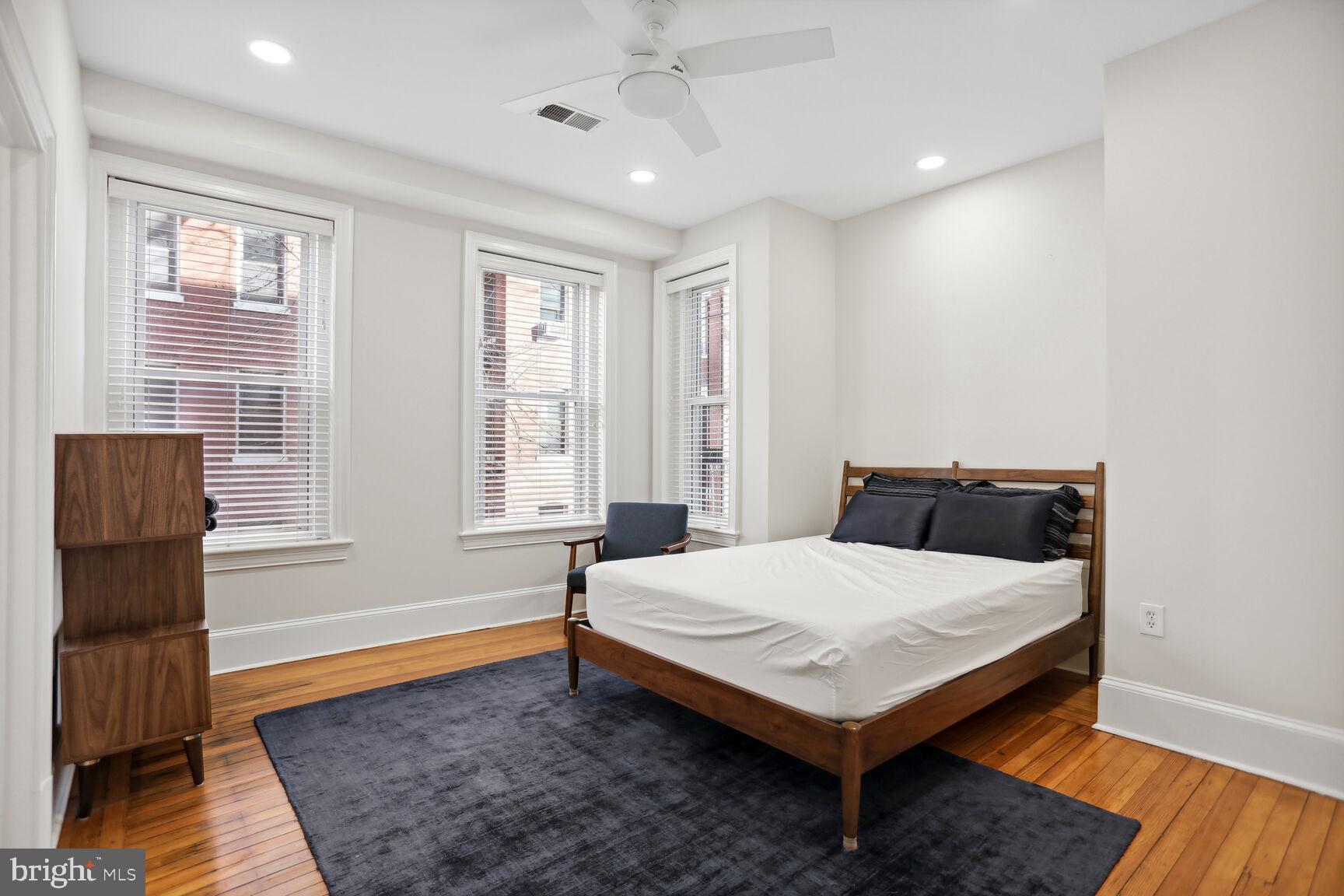 1423 R Street Northwest, Unit 205 Washington, DC 20009 - Photo 13 of 20