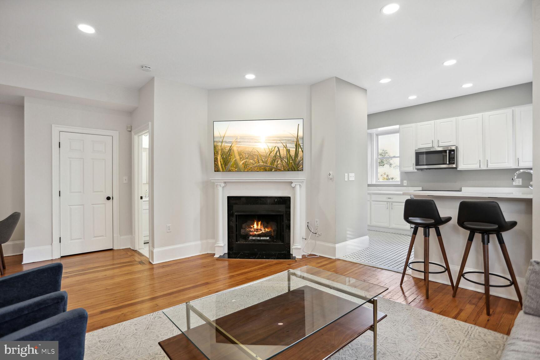 1423 R Street Northwest, Unit 205 Washington, DC 20009 - Photo 6 of 20