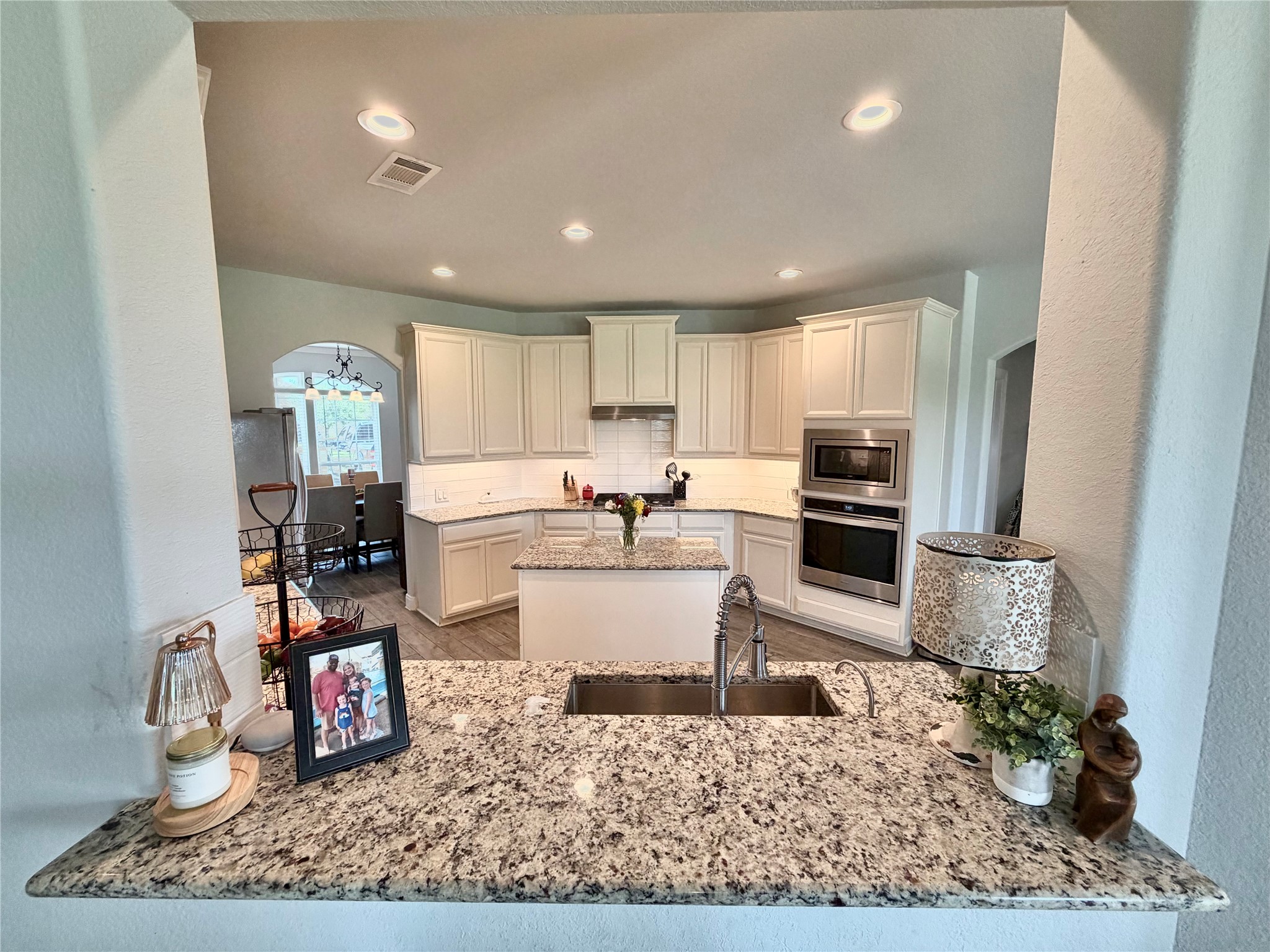 1217 Laurel Loop Angleton, TX 77515 - Photo 11 of 50