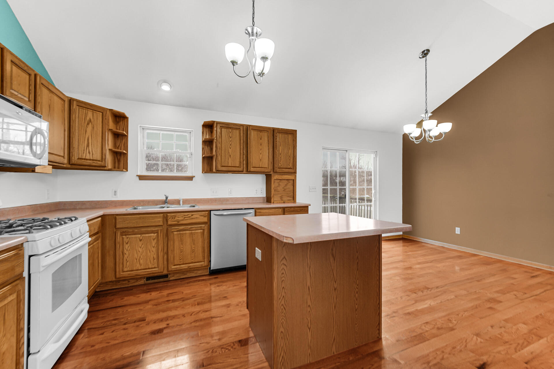 196 Spring View Drive Porter, IN 46304 - Photo 11 of 30 1920x1280