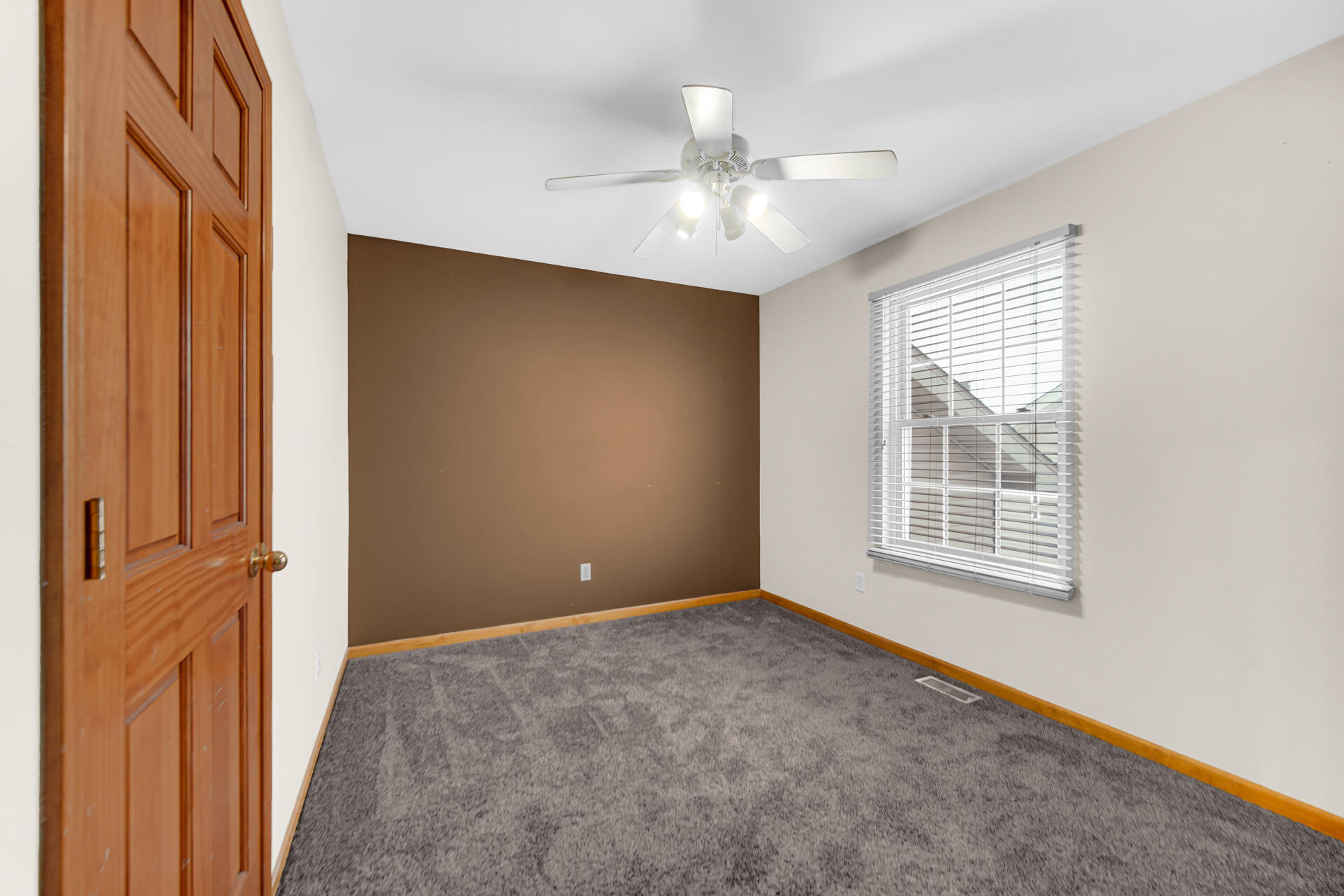 196 Spring View Drive Porter, IN 46304 - Photo 14 of 30 1920x1280