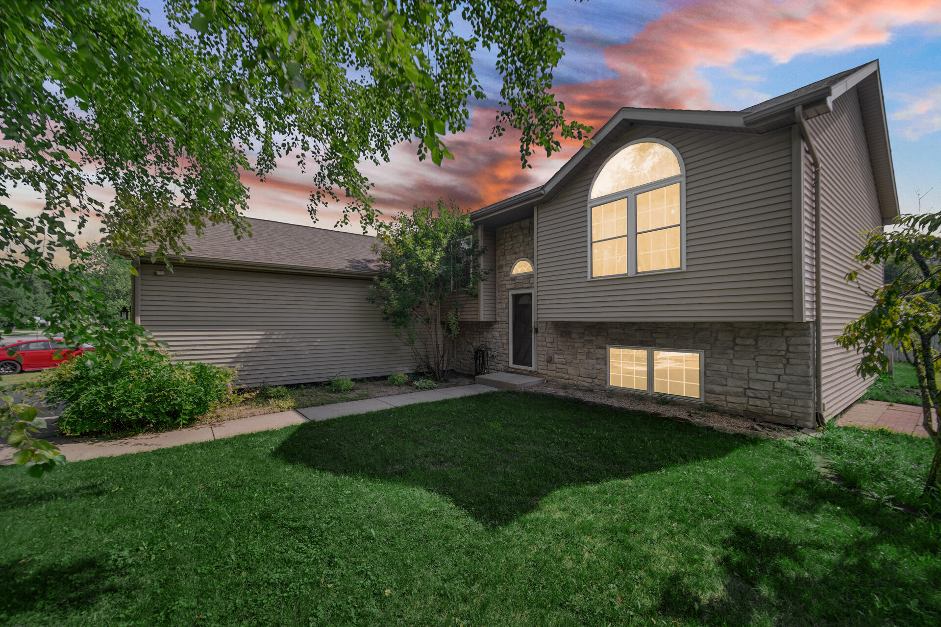 196 Spring View Drive Porter, IN 46304 - Photo 3 of 30 1920x1280