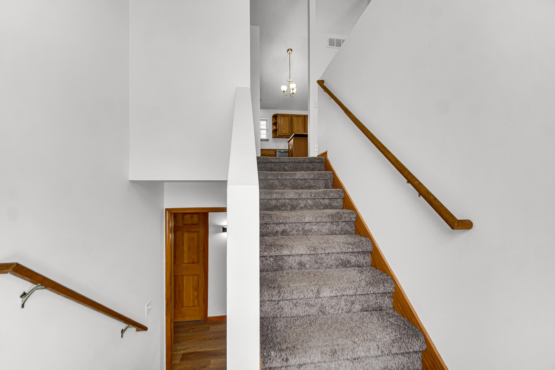 196 Spring View Drive Porter, IN 46304 - Photo 4 of 30 1920x1280