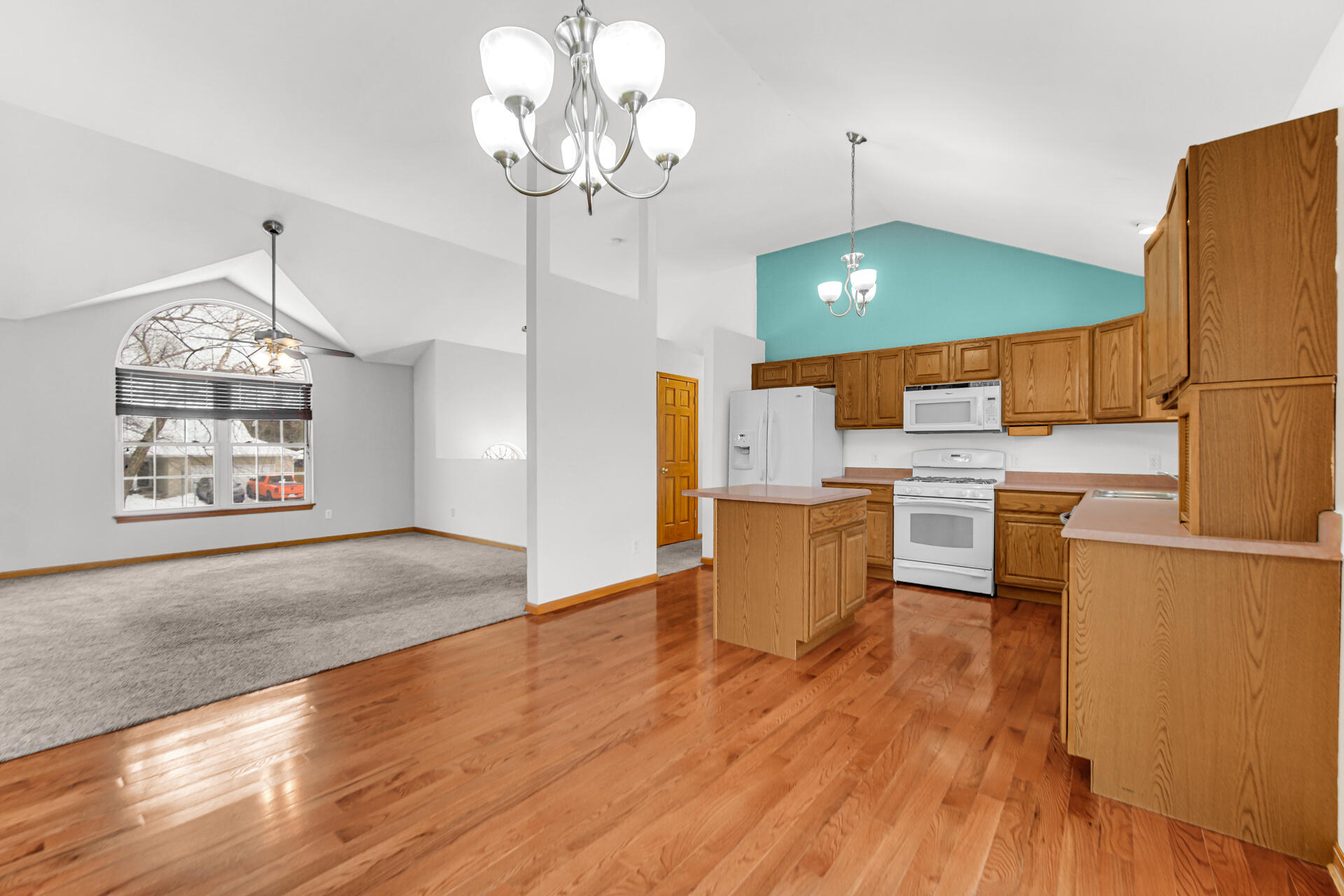 196 Spring View Drive Porter, IN 46304 - Photo 9 of 30 1920x1280