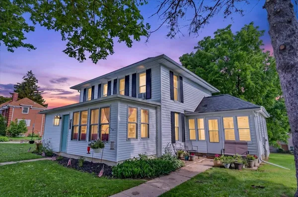 $350,000 | 218 6th, New Glarus, WI 53574