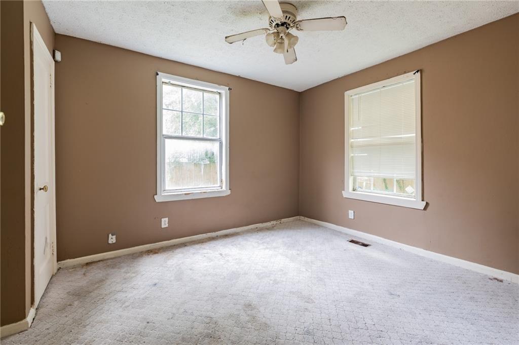 3838 Old Gordon Road Northwest Atlanta, GA 30336 - Photo 20 of 23 a view of an empty room with a window
