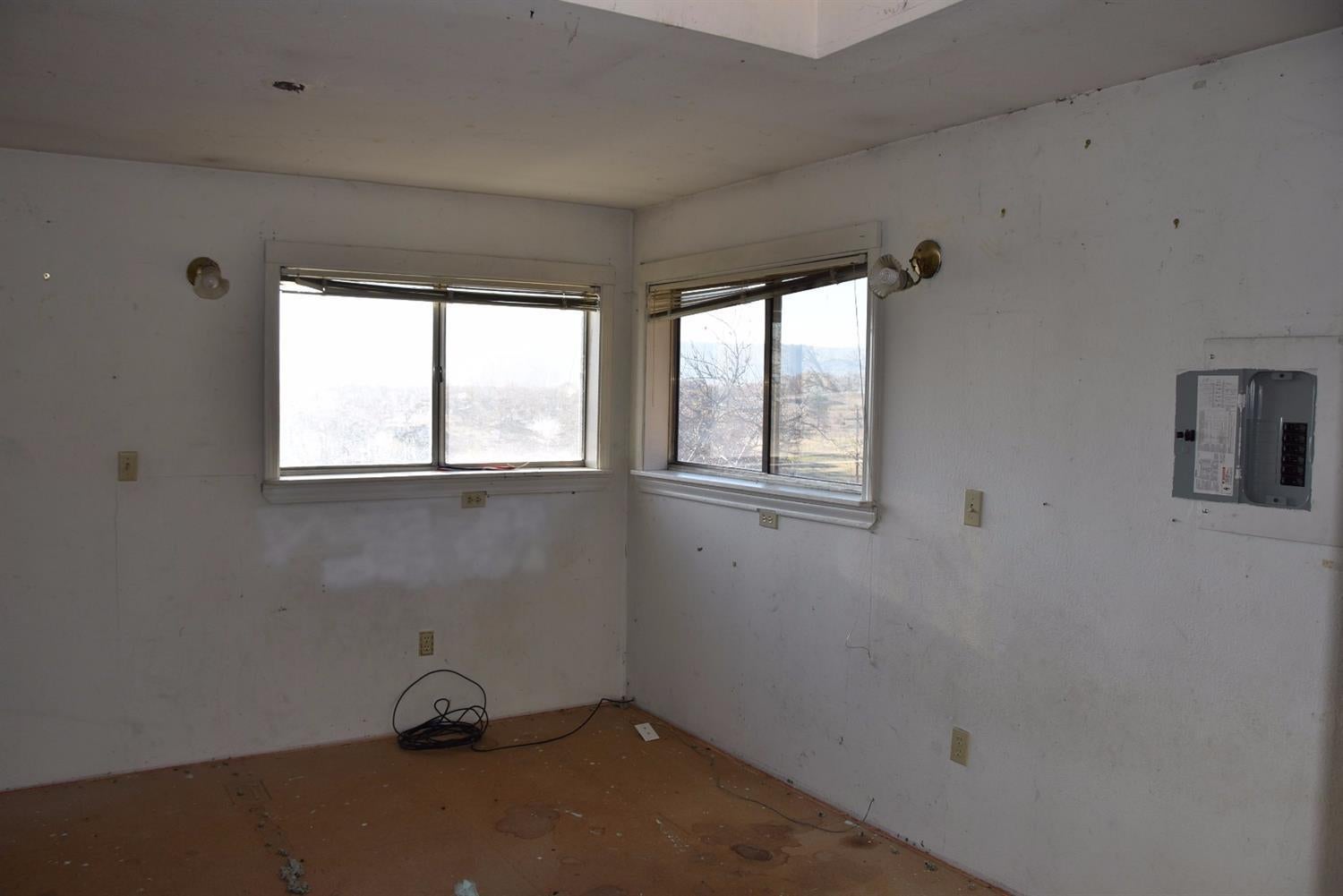 940 West Linn Road Eagle Point, OR 97524 - Photo 17 of 34 Additional Photo