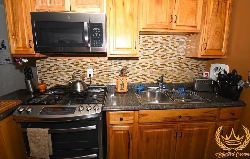 20 East Hill Road Springfield, MA 01109 - Photo 8 of 22