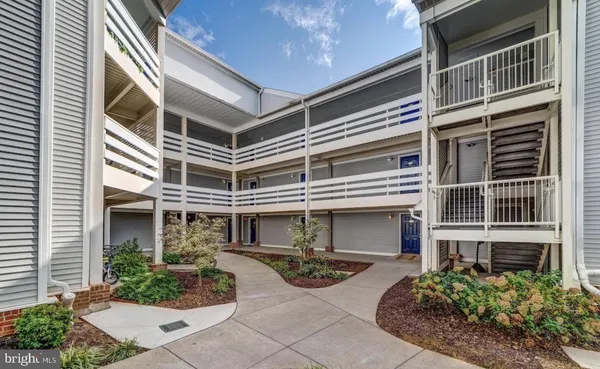 $2,400 | 10300 Appalachian Circle, Oakton, VA 22124