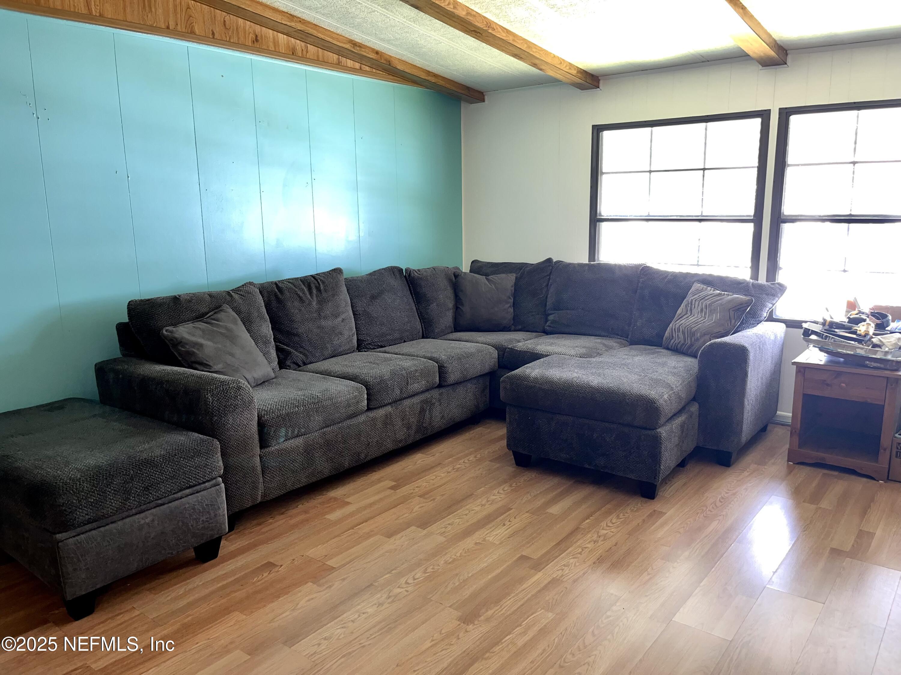 110 Mulberry Street Satsuma, FL 32189 - Photo 11 of 25 Living room