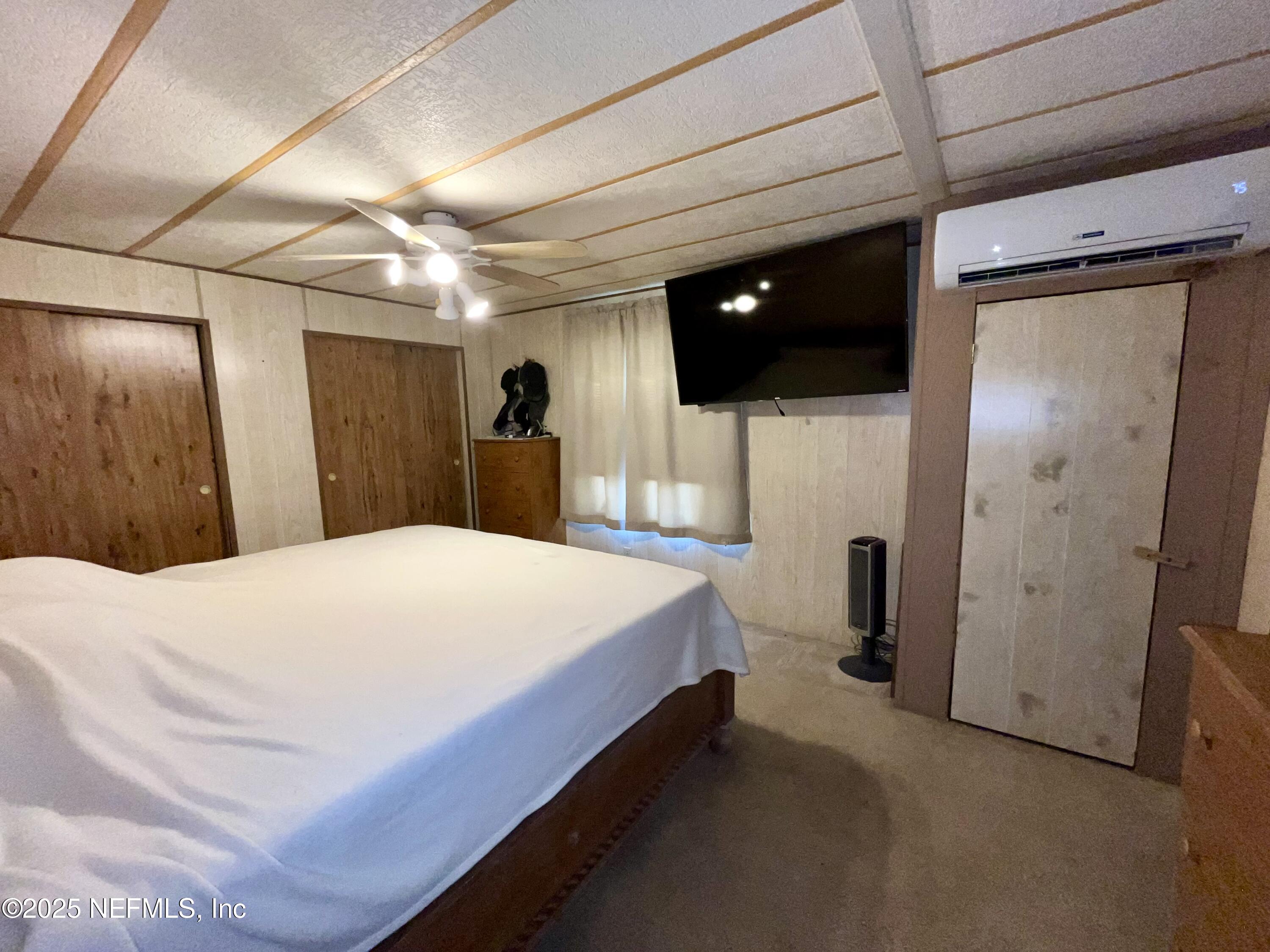 110 Mulberry Street Satsuma, FL 32189 - Photo 14 of 25 Primary bedroom