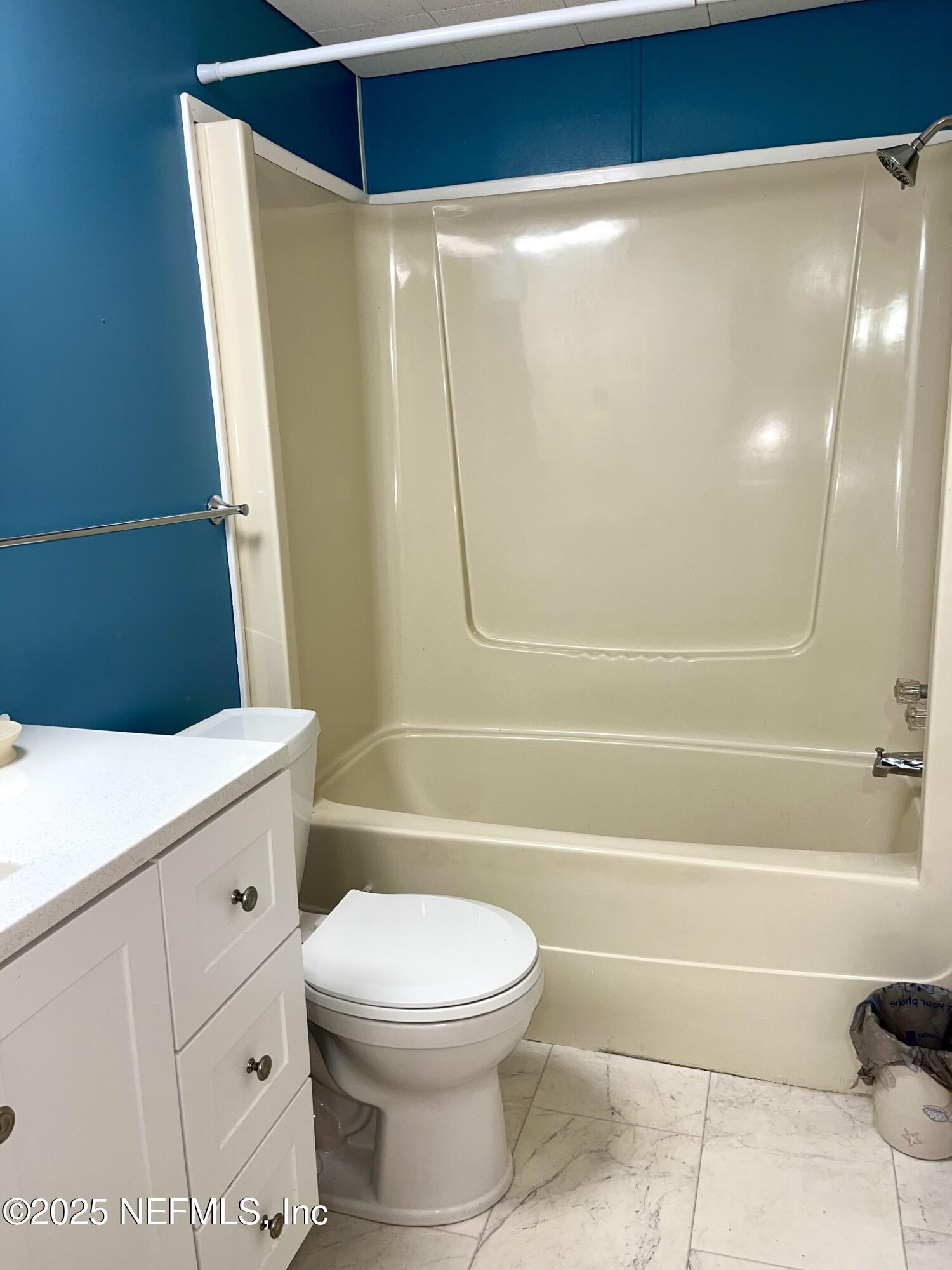 110 Mulberry Street Satsuma, FL 32189 - Photo 20 of 25 Guest bathroom