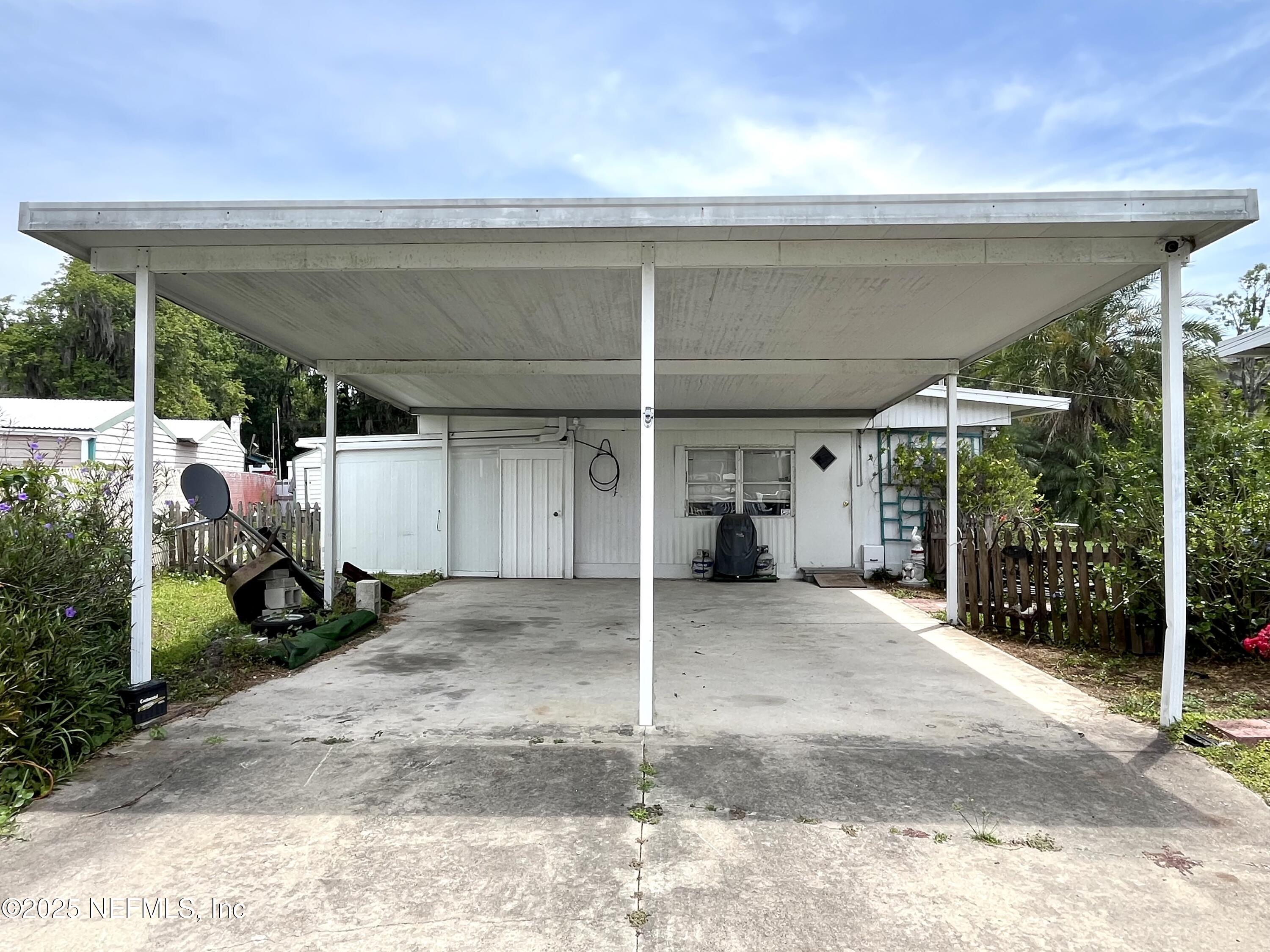 110 Mulberry Street Satsuma, FL 32189 - Photo 4 of 25 Carport