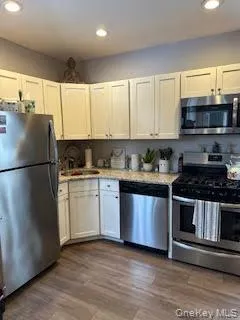 $2,800 | 74 Prospect Street, Unit 1N, Huntington, NY 11743