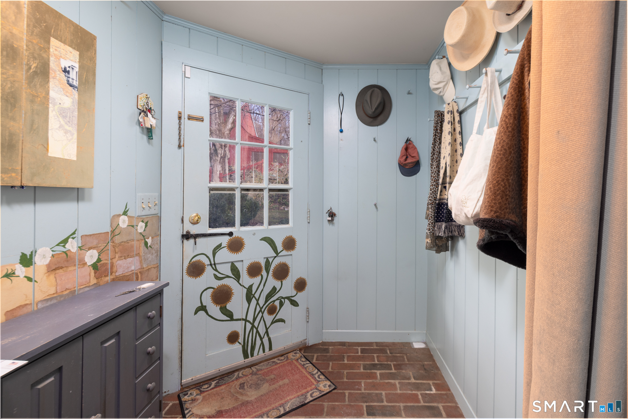 58 Good Hill Road Woodbury, CT 06798 - Photo 11 of 40 Mudroom off of Kitchen