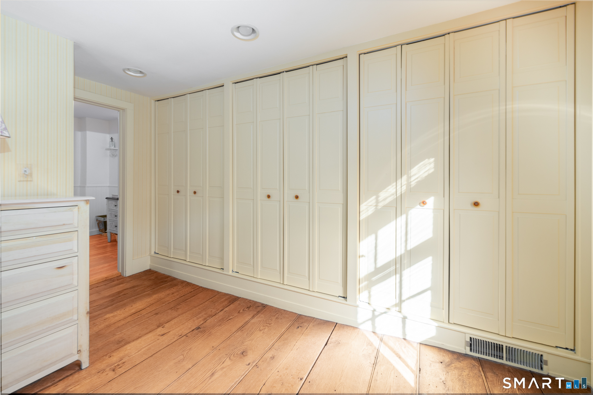 58 Good Hill Road Woodbury, CT 06798 - Photo 27 of 40 Primary Wall-of-Closets