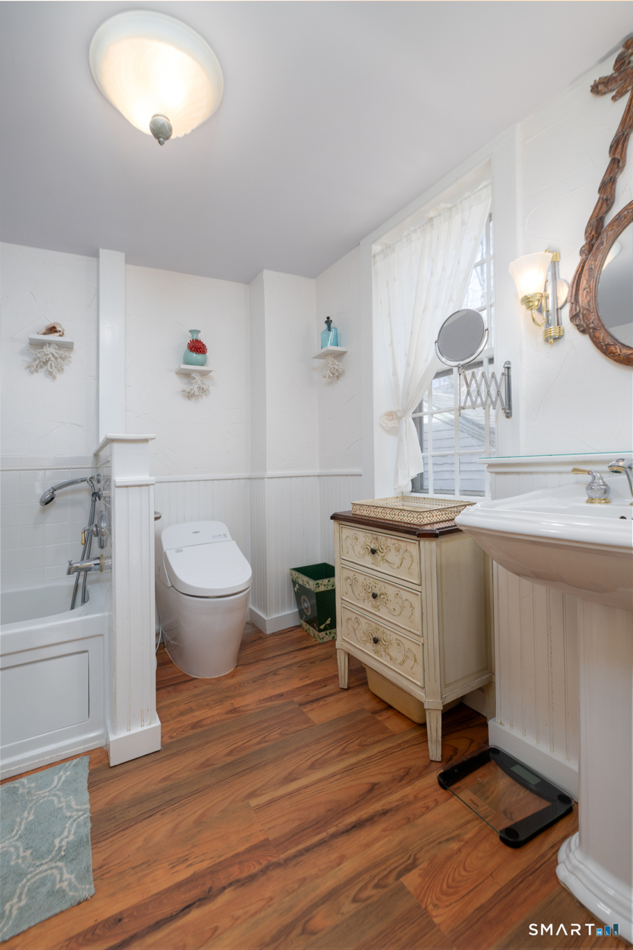 58 Good Hill Road Woodbury, CT 06798 - Photo 29 of 40 Primary Full-Bath