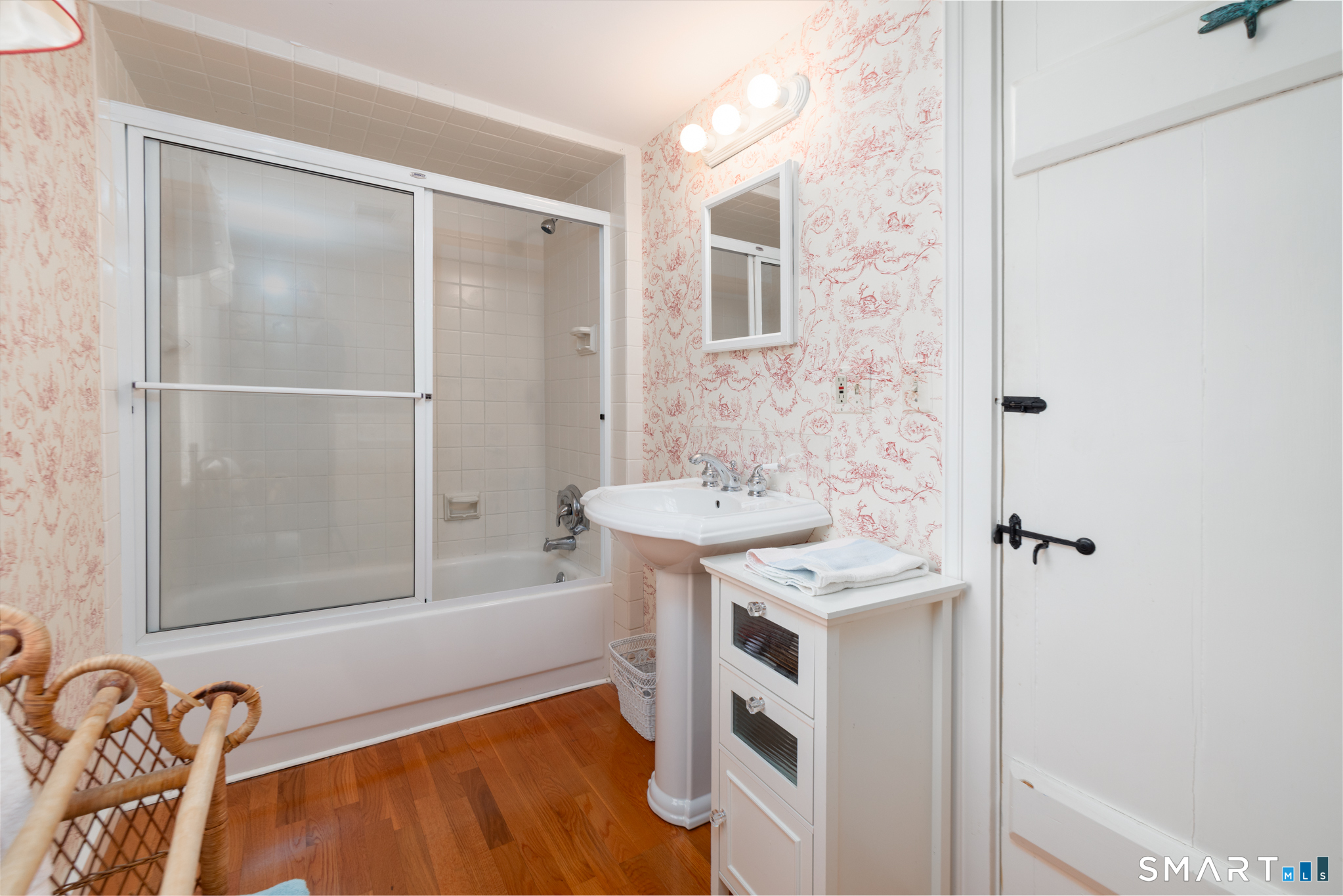 58 Good Hill Road Woodbury, CT 06798 - Photo 33 of 40 Upper-Level Full-Bath
