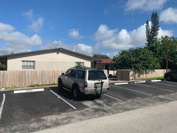 $1,600 | 301 Northwest 35th Court, Unit 2, Pompano Beach, FL 33064