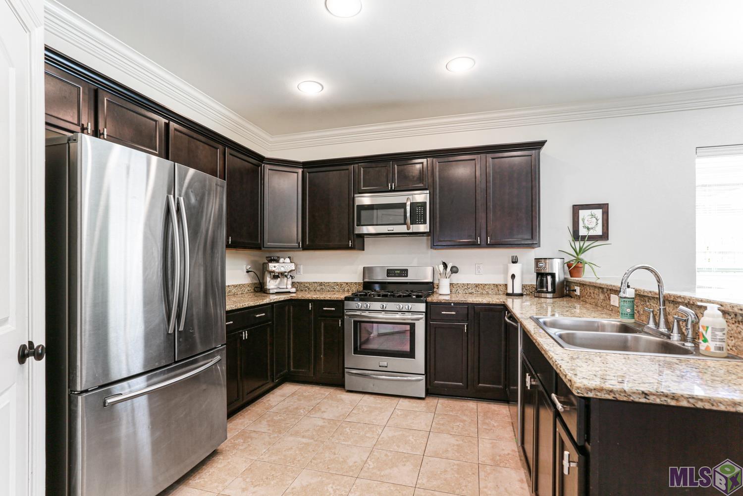 8934 Falling Oak Drive Baton Rouge, LA 70817 - Photo 4 of 13 Gallery Image 4
