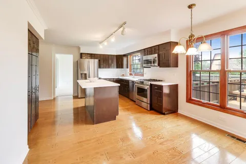 $800,000 | 1626 Barberry Lane, Mount Prospect, IL 60056