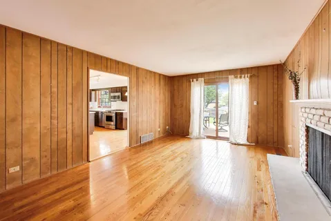 $800,000 | 1626 Barberry Lane, Mount Prospect, IL 60056