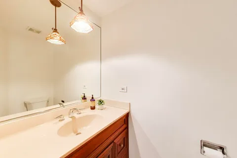 $800,000 | 1626 Barberry Lane, Mount Prospect, IL 60056