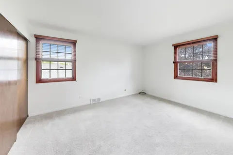 $800,000 | 1626 Barberry Lane, Mount Prospect, IL 60056