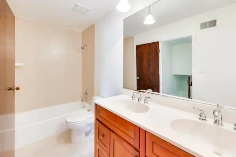$800,000 | 1626 Barberry Lane, Mount Prospect, IL 60056