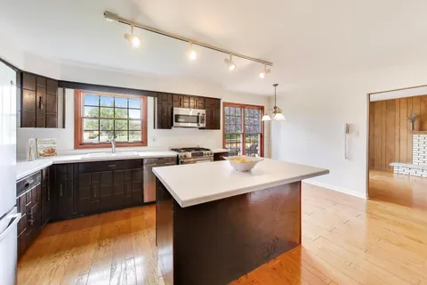 $800,000 | 1626 Barberry Lane, Mount Prospect, IL 60056