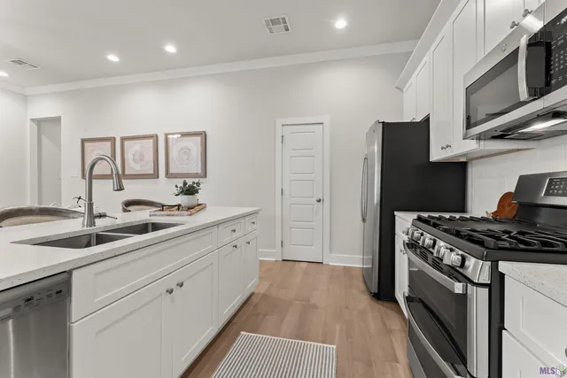 $320,000 | 10152 The Grove Boulevard, Baton Rouge, LA 70836