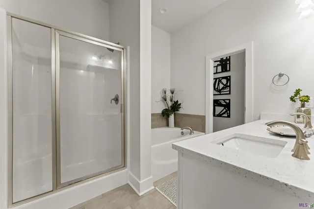 $320,000 | 10152 The Grove Boulevard, Baton Rouge, LA 70836