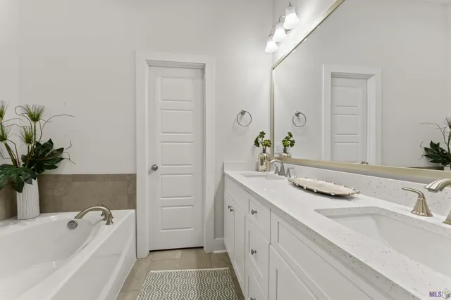 $320,000 | 10152 The Grove Boulevard, Baton Rouge, LA 70836