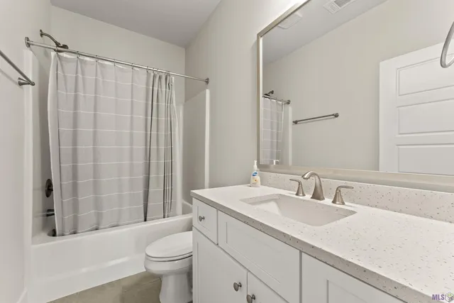 $320,000 | 10152 The Grove Boulevard, Baton Rouge, LA 70836