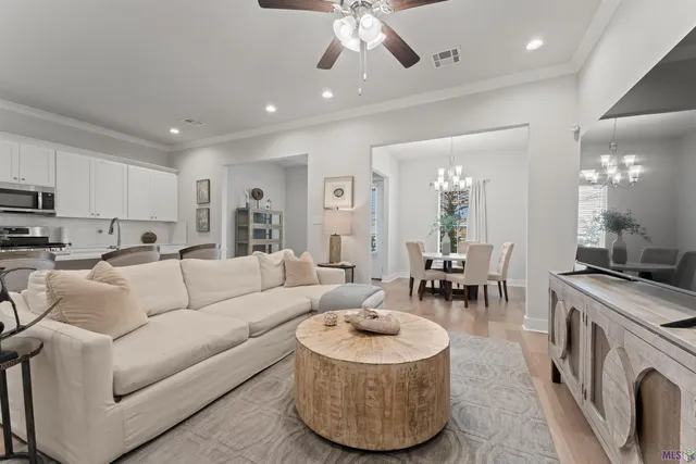 $320,000 | 10152 The Grove Boulevard, Baton Rouge, LA 70836