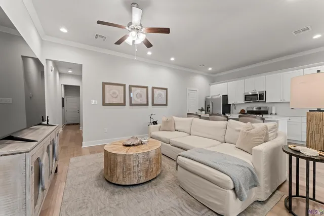 $320,000 | 10152 The Grove Boulevard, Baton Rouge, LA 70836