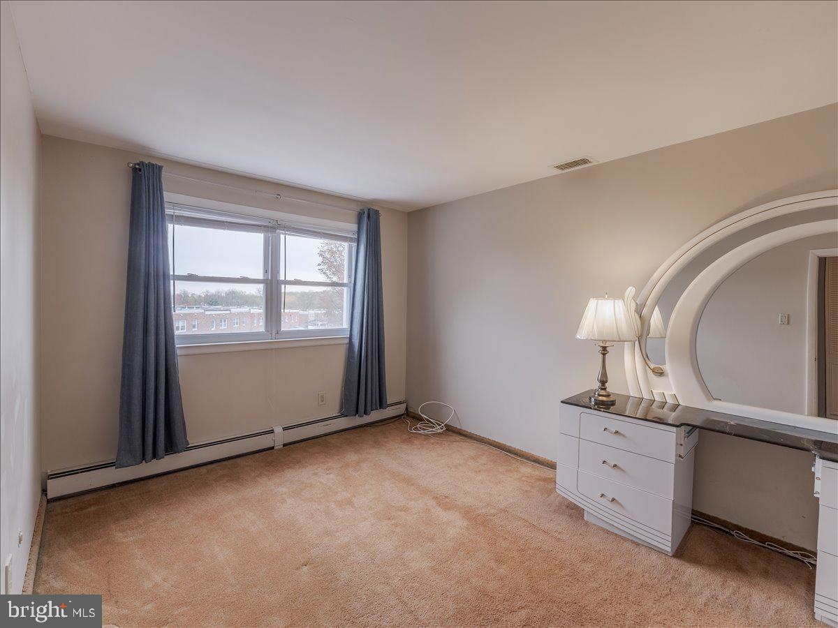 3249 Byberry Road Philadelphia, PA 19154 - Photo 17 of 28 an empty room with windows