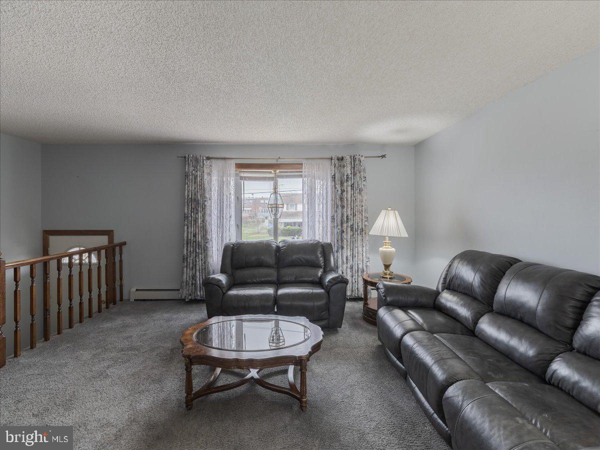 3249 Byberry Road Philadelphia, PA 19154 - Photo 6 of 28 a living room with furniture