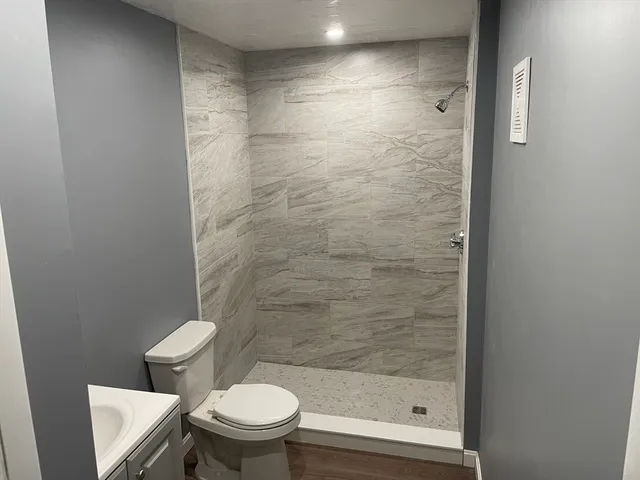 $299,900 | 22 Kingswood Drive, Unit 6F, Abington, MA 02351