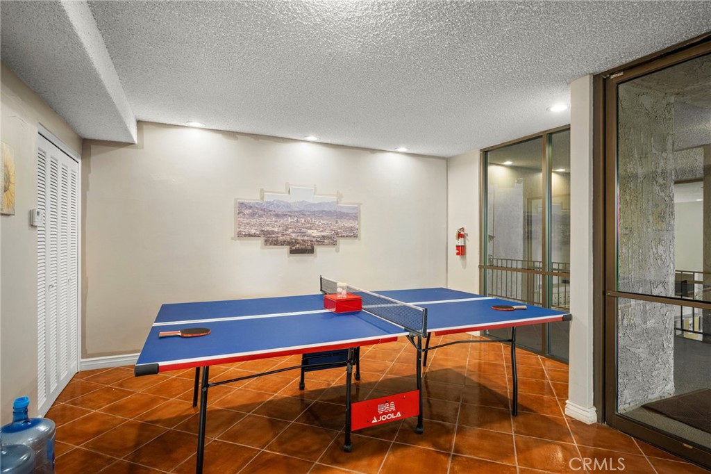 1401 Valley View Road, Unit 329 Glendale, CA 91202 - Photo 37 of 41 Gallery Image 37