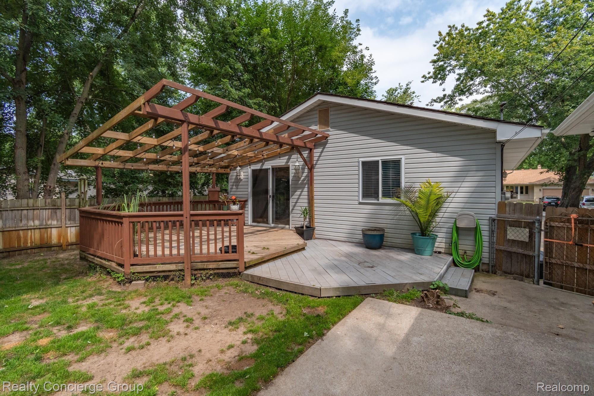 289 Ruppert Street Commerce Township, MI 48382 - Photo 30 of 36 Ruppert-105.jpg