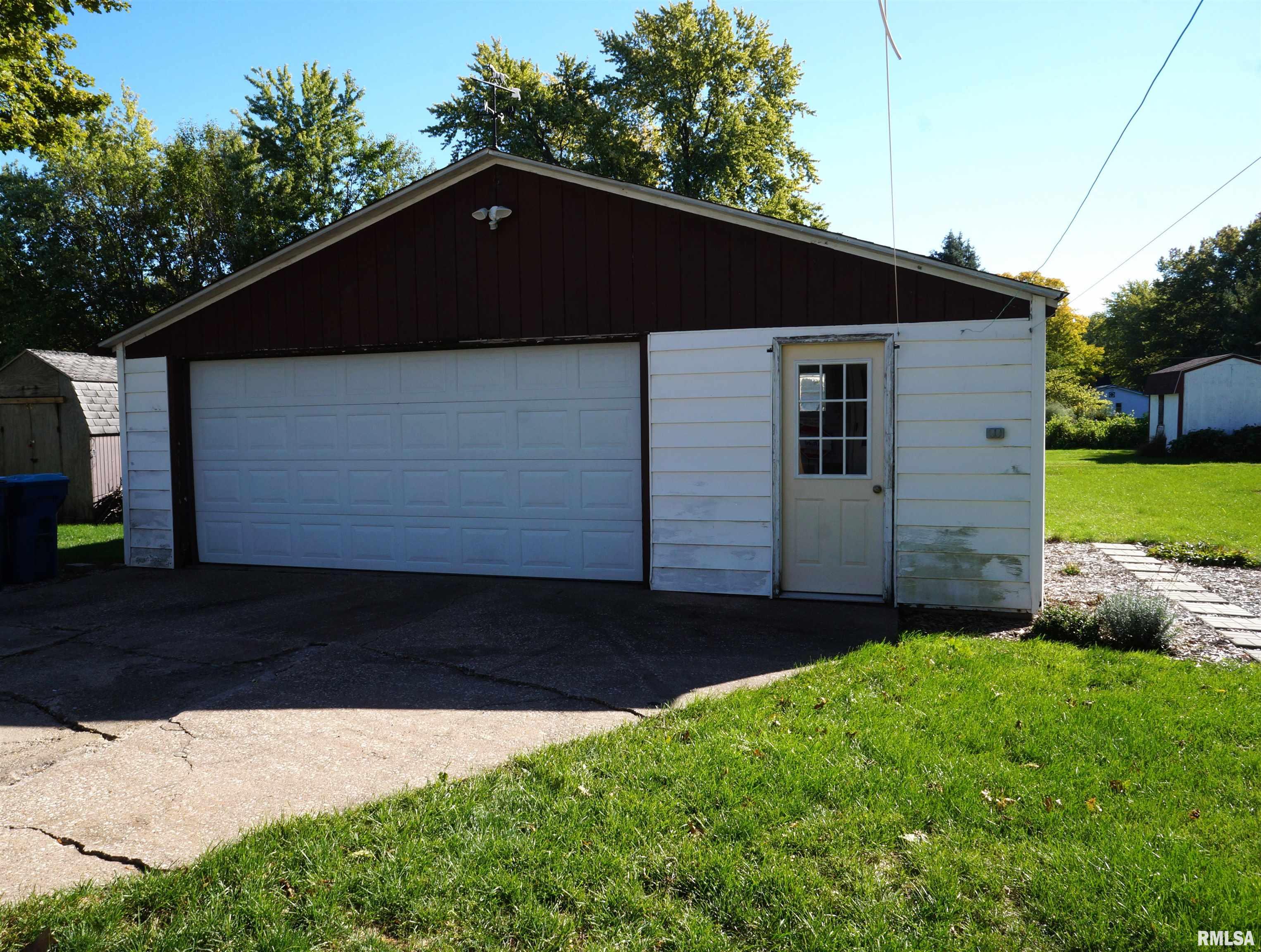 307 East 2nd Street Atkinson, IL 61235 - Photo 3 of 24 Gallery Image 3